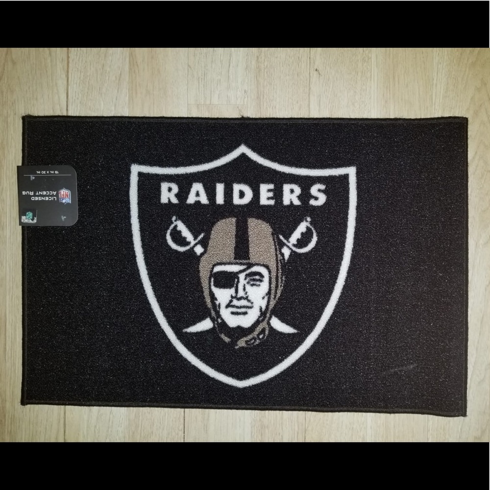 NFL Raiders accent rug